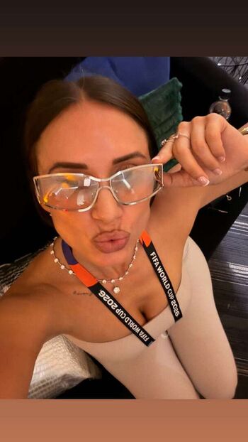 Yesjulz  page leaked private photo uncensored HD quality