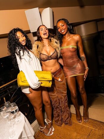 Yesjulz  page leaked private photo uncensored HD quality