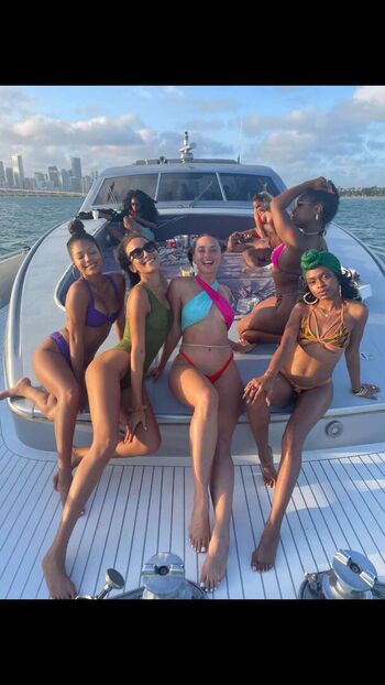 Yesjulz  page leaked private photo uncensored HD quality
