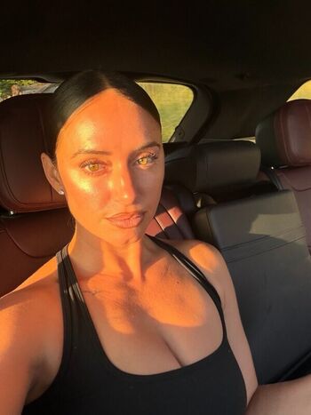 Yesjulz  page leaked private photo uncensored HD quality