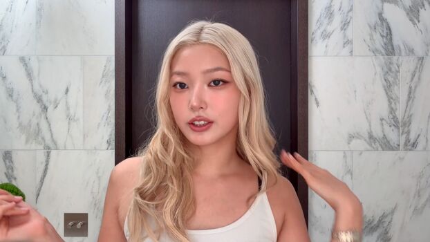 Yoonchae page leaked private photo uncensored HD quality