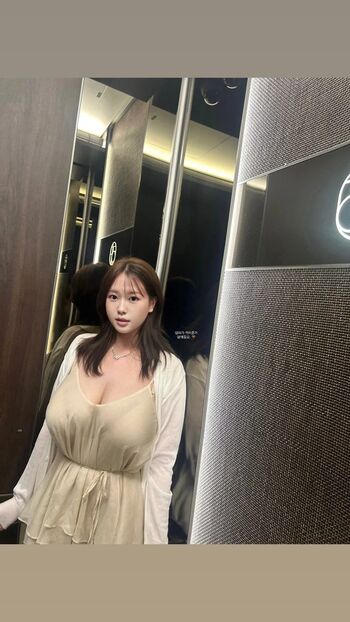 Yunxvly page leaked private photo uncensored HD quality