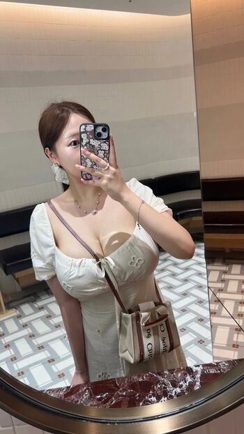 Yunxvly page leaked private photo uncensored HD quality