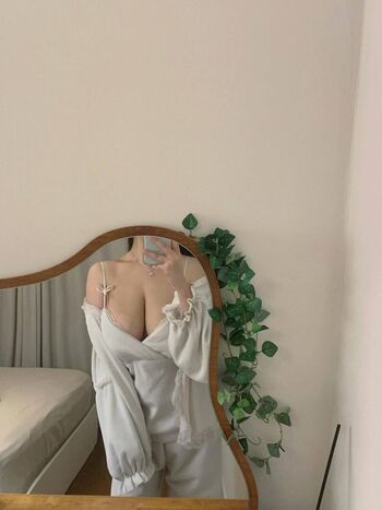 Yunxvly leaked private photo uncensored HD quality