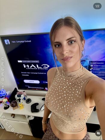 Yve gaming page leaked private photo uncensored HD quality