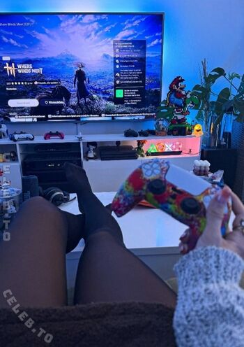 Yve gaming page leaked private photo uncensored HD quality