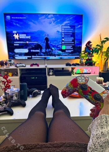 Yve gaming page leaked private photo uncensored HD quality