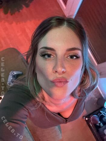 Yve gaming page leaked private photo uncensored HD quality