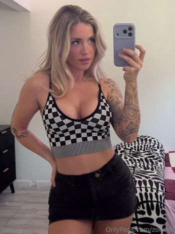 Zoeneli  page leaked private photo uncensored HD quality