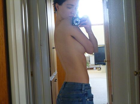 Zoeplzshutup leaked private photo uncensored HD quality