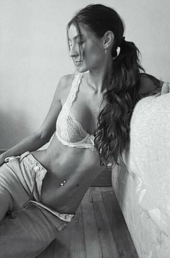 Zurine aspiunza  page leaked private photo uncensored HD quality